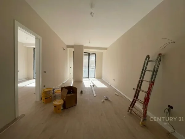 Tirane, jepet me qera ambjent biznesi Kati 1, 74 m² 650 € (Rruga Mine Peza)