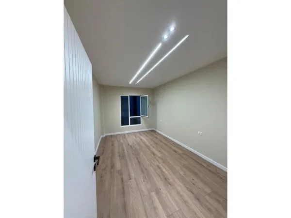 Pogradec, shitet apartament 1+1+Ballkon Kati 4, 72 m² 90.000 € (Tushemisht)