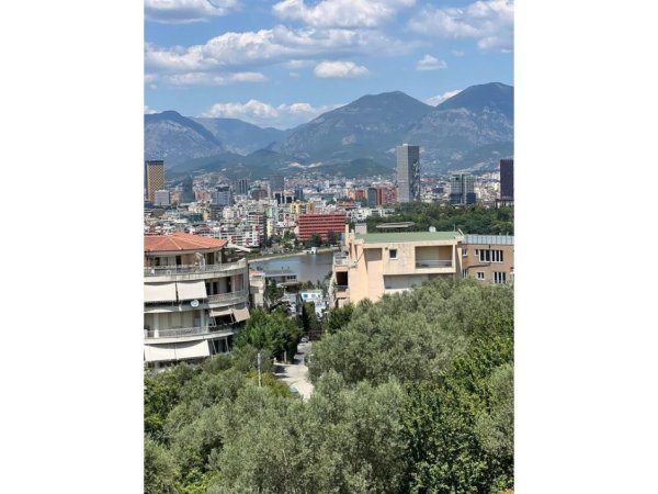 Tirane, shitet apartament 2+1+Ballkon Kati 3, 109 m² 260.000 € (Liqeni i Thate)