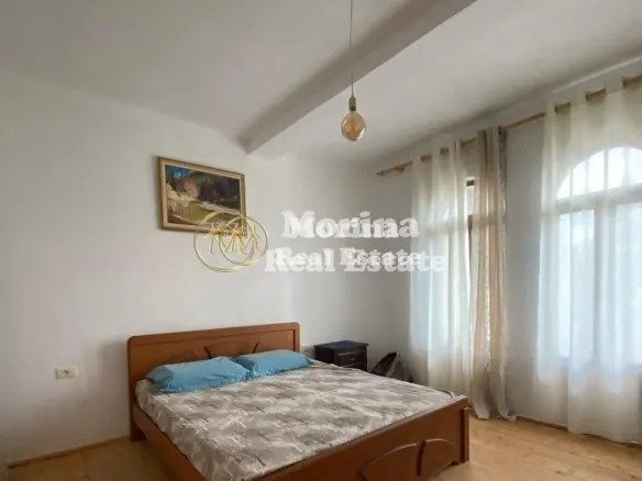 Tirane, jepet me qera shtepi 2+1 Kati 2, 130 m² 600 € (Kopshti Zoologjik)