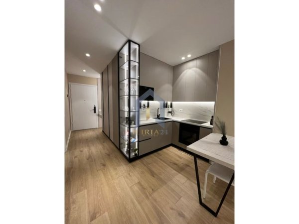 Tirane, jap me qera apartament 1+1+Ballkon Kati 4, 60 m² 600 € (Siri Kodra)