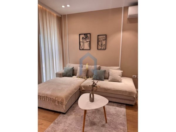Tirane, jap me qera apartament 1+1+Ballkon Kati 4, 60 m² 600 € (Siri Kodra)