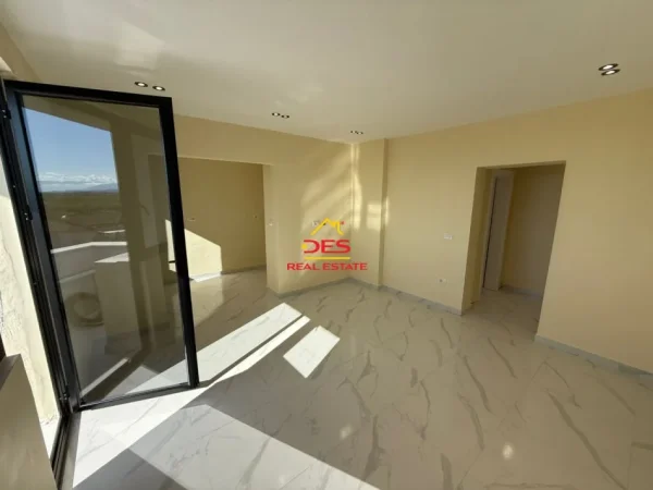 Vlore, shitet apartament 1+1+Ballkon Kati 4, 60 m² 48.000 € (Novoselë)