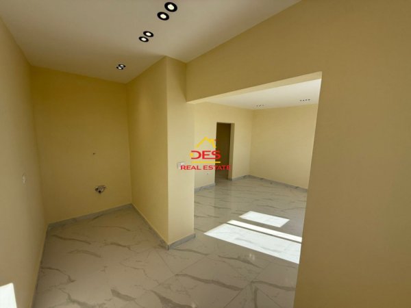 Vlore, shitet apartament 1+1+Ballkon Kati 4, 60 m² 48.000 € (Novoselë)