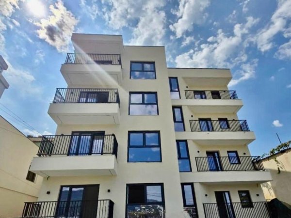 Tirane, shitet apartament 1+1+Ballkon Kati 3, 60 m² 98.455 € (Prane Kompleksit Mangalem)