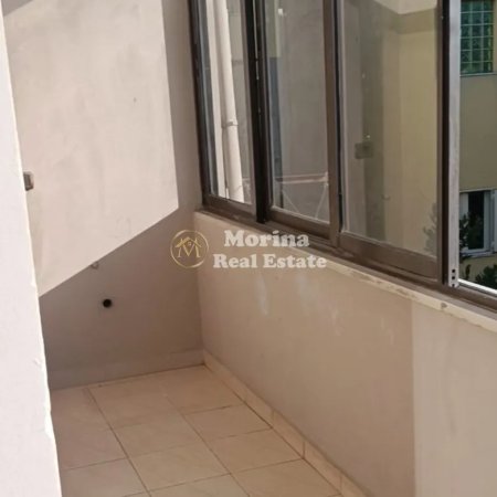 Tirane, jepet me qera apartament 2+1 Kati 1, 110 m² 500 € (Rruga Frang Bardhi)