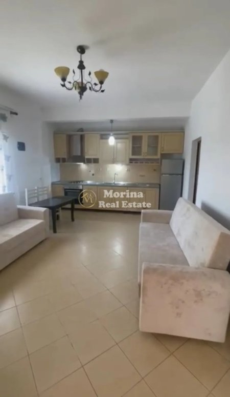 Tirane, jepet me qera shtepi 2+1 Kati 1, 500 m² 300 € (Rruga Llukaj)
