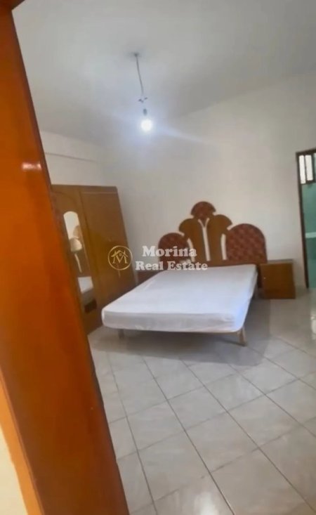 Tirane, jepet me qera shtepi 2+1 Kati 1, 500 m² 300 € (Rruga Llukaj)