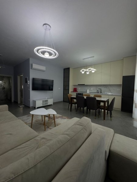 Tirane, jepet me qera apartament 2+1+Ballkon , 90 m² 700 € (Fusha Aviacionit)