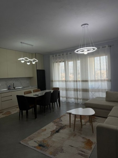 Tirane, jepet me qera apartament 2+1+Ballkon , 90 m² 700 € (Fusha Aviacionit)