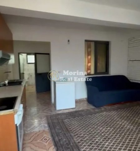 Tirane, jepet me qera shtepi 1+1 Kati 1, 70 m² 250 € (Bulevardi i Ri)