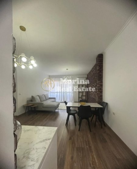 Tirane, jepet me qera apartament 1+1 Kati 3, 70 m² 650 € (Rruga Peti)