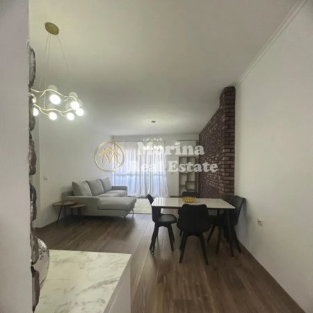 Tirane, jepet me qera apartament 1+1 Kati 3, 70 m² 650 € (Rruga Peti)