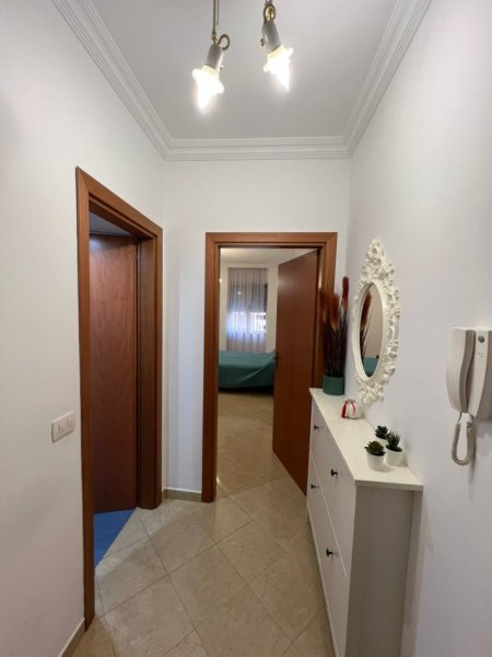 Tirane, jepet me qera apartament 2+1 Kati 2, 97 m² 500 € (Fresk)