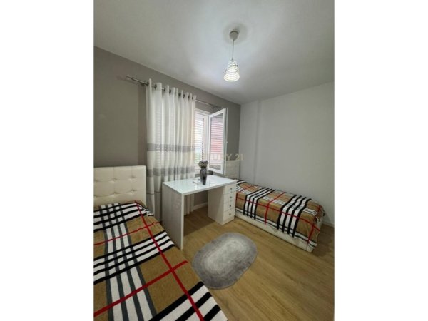 Tirane, shitet apartament 2+1+Ballkon Kati 2, 91 m² 155.000 € (Fresku)