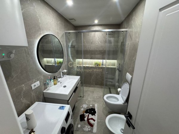 Tirane, shitet apartament 2+1+Ballkon Kati 2, 91 m² 155.000 € (Fresku)