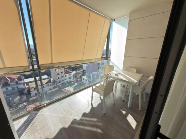 Tirane, jepet me qera apartament 2+1 Kati 6, 800 €
