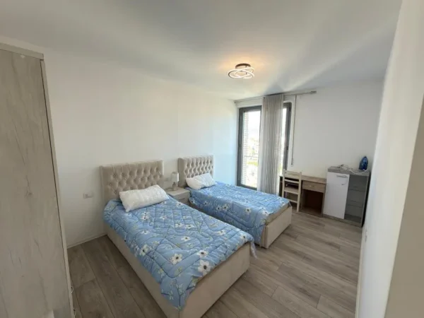 Tirane, jepet me qera apartament 2+1 Kati 6, 800 €