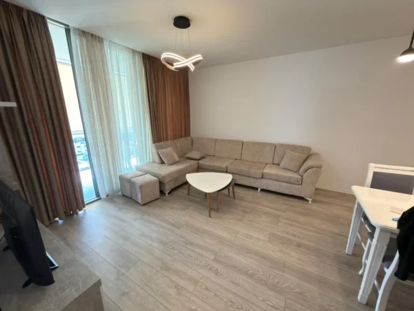 Tirane, jepet me qera apartament 2+1 Kati 6, 800 €