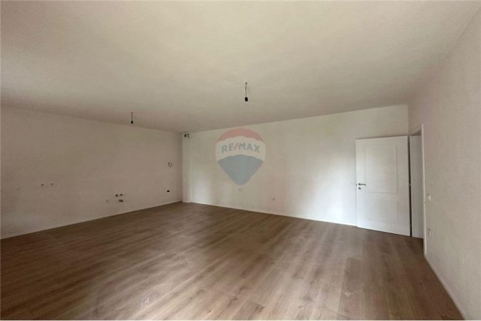 Tirane, jepet me qera apartament 2+1+Ballkon , 121 m² 600 € (Astir)