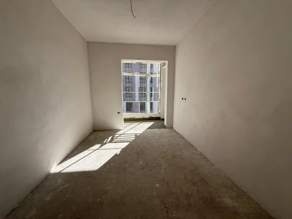 Tirane, shitet apartament 3+1+2+Ballkon , 107 m² 170.000 € (Rruga Besa)