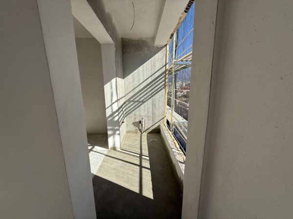 Tirane, shitet apartament 3+1+2+Ballkon , 107 m² 170.000 € (Rruga Besa)