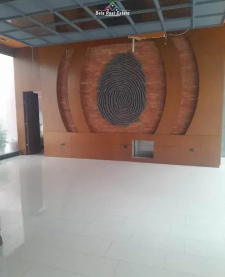 Tirane, jepet me qera lokal Kati 0, 170 m² 1.500 € (Astir)