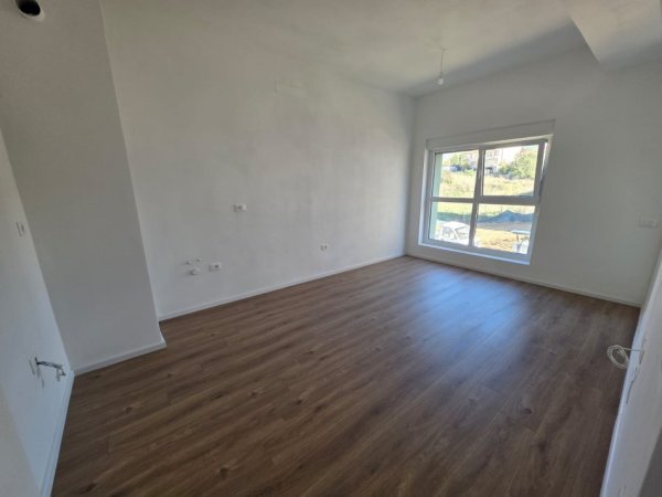 Tirane, jepet me qera ambjent biznesi Kati 2, 60 m² 450 € (Ali Demi (Kompleksi Mangalem))