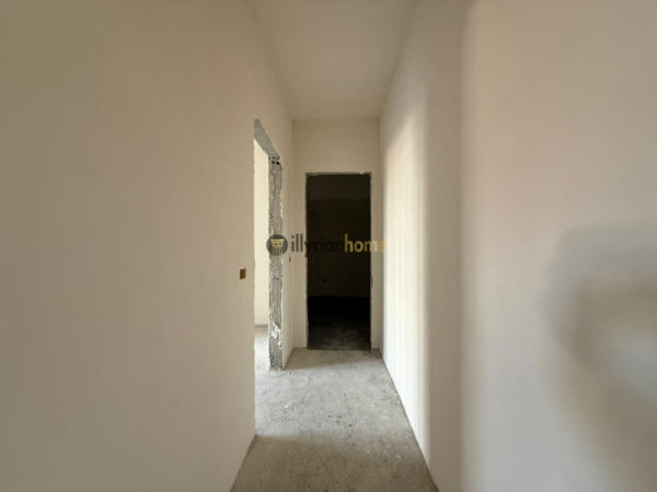 Tirane, shitet apartament 1+1 Kati 1, 77 m² 95.000 € (ish Dogana)