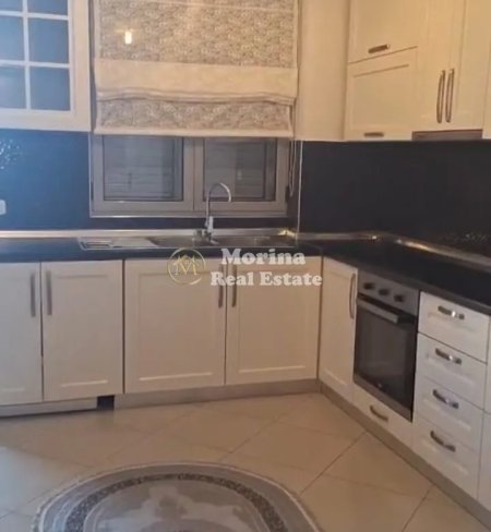 Tirane, jepet me qera apartament 2+1 Kati 3, 109 m² 400 € (Rruga Agon)