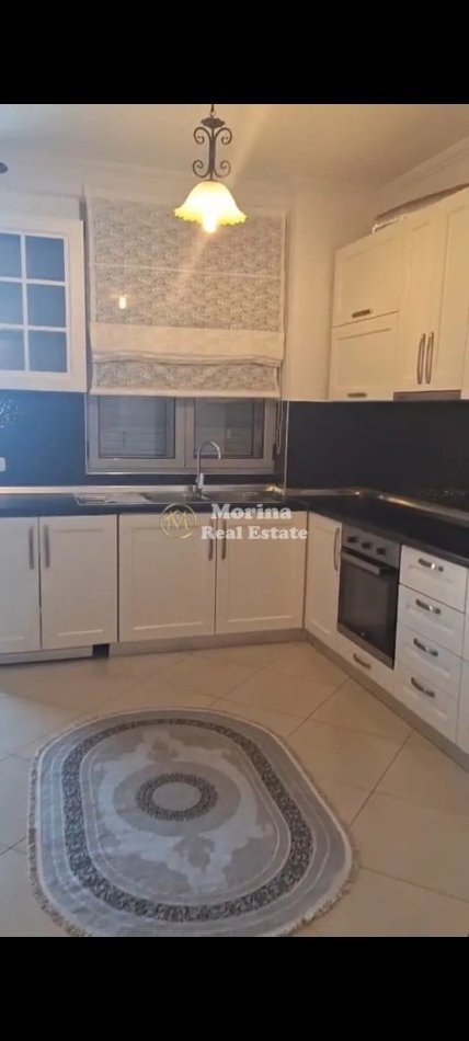 Tirane, jepet me qera apartament 2+1 Kati 3, 109 m² 400 € (Rruga Agon)