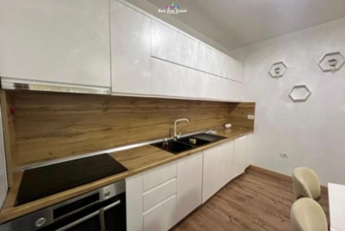Tirane, jepet me qera apartament 2+1 Kati 2, 94 m² 700 € (Rruga Selite e Vjeter)