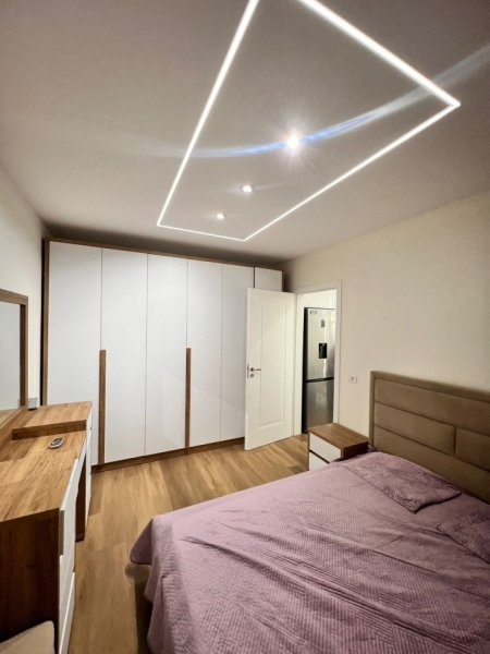 Tirane, jepet me qera apartament 2+1 Kati 1, 650 € 