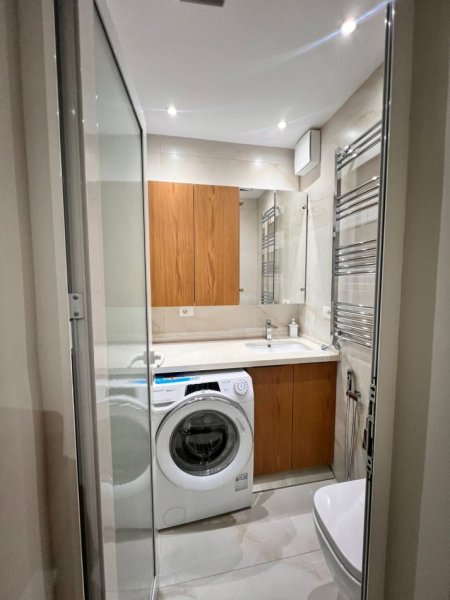 Tirane, jepet me qera apartament 2+1 Kati 1, 650 € 