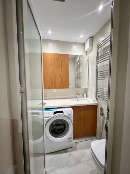 Tirane, jepet me qera apartament 2+1 Kati 1, 650 € 