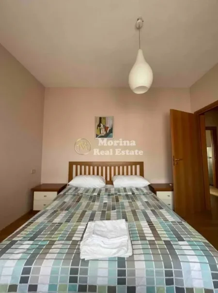 Tirane, jepet me qera apartament 1+1+Ballkon Kati 9, 55 m² 600 € (9-katshet)