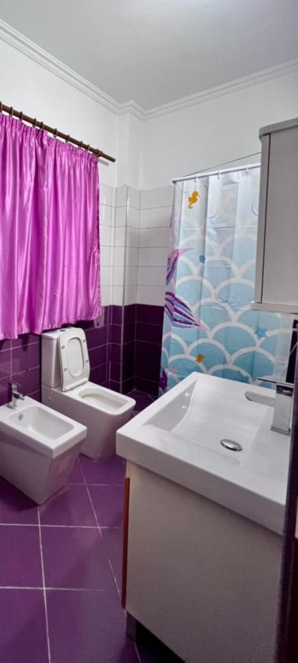 Tirane, jepet me qera apartament 2+1 Kati 2, 500 € (Rruga: “Gjin Gjergji”)