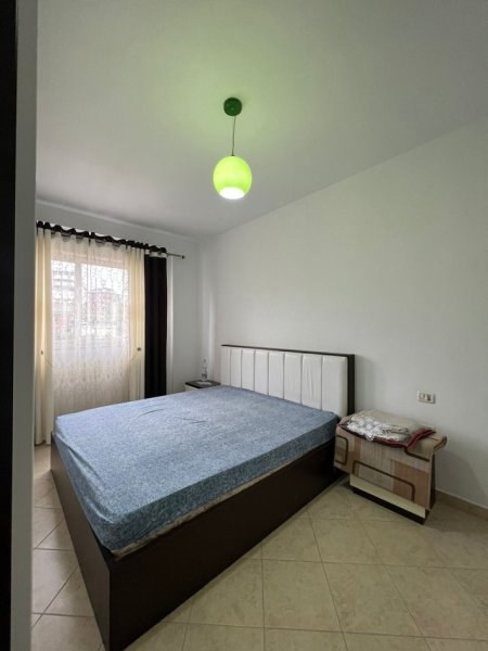 Tirane, jepet me qera apartament 1+1+Ballkon Kati 5, 100 m² 450 € (Fresku)