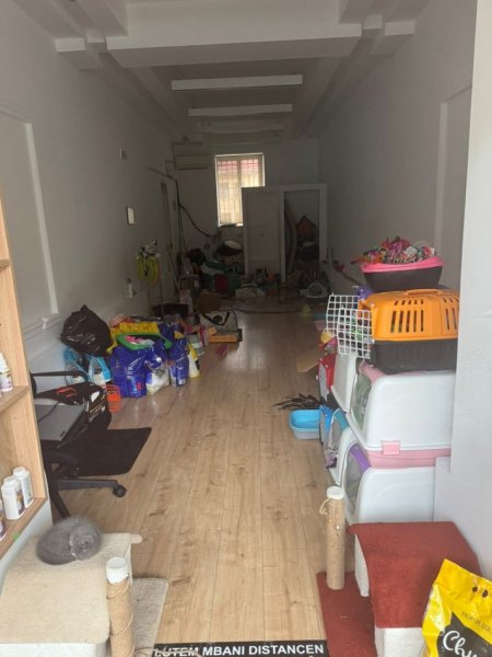 Tirane, jepet me qera dyqan Kati 0, 50 m² 1.300 € (RRUGA E KAVAJES)