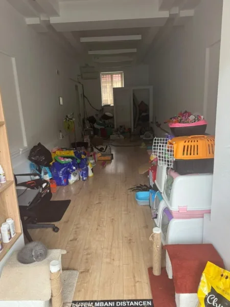 Tirane, jepet me qera dyqan Kati 0, 50 m² 1.300 € (RRUGA E KAVAJES)