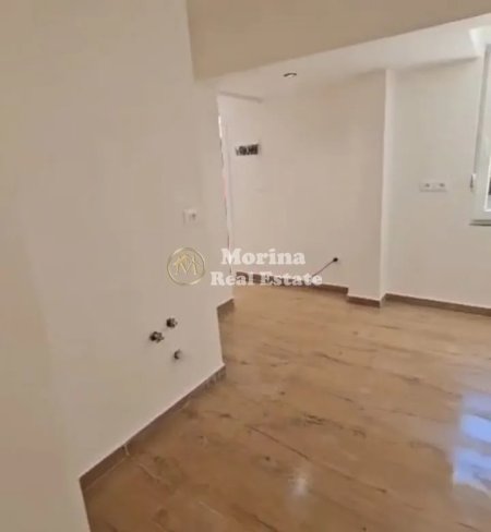 Tirane, jepet me qera ambjent biznesi Kati 1, 60 m² 500 € (Rruga Qemal Stafa)
