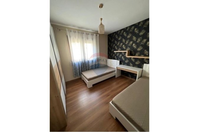 Tirane, jepet me qera apartament 2+1+Ballkon , 92 m² 850 € (Kopshti Botanik)