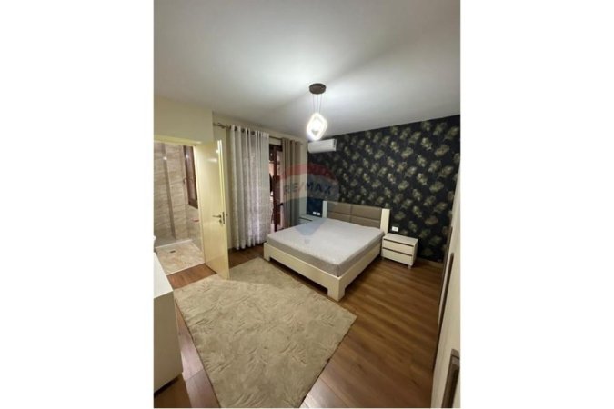 Tirane, jepet me qera apartament 2+1+Ballkon , 92 m² 850 € (Kopshti Botanik)