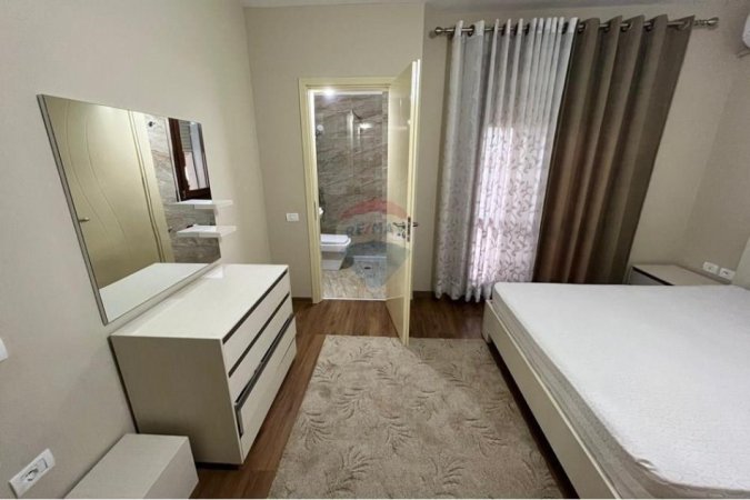 Tirane, jepet me qera apartament 2+1+Ballkon , 92 m² 850 € (Kopshti Botanik)