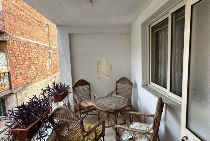 Tirane, jepet me qera apartament 2+1+Ballkon Kati 2, 130 m² 550 € (Brryli)
