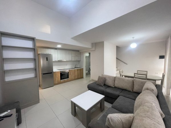 Tirane, jap me qera apartament 2+1+Ballkon Kati 3, 85 m² 430 € (Kinostudio)