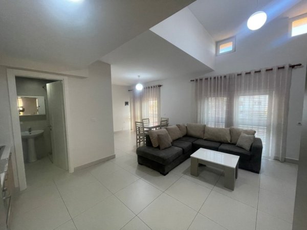 Tirane, jap me qera apartament 2+1+Ballkon Kati 3, 85 m² 430 € (Kinostudio)