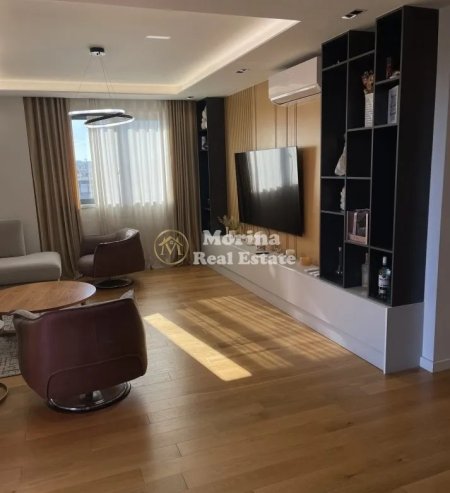 Tirane, jepet me qera apartament duplex Dublex Kati 10, 230 m² 1.200 € (Rruga Teodor Keko)