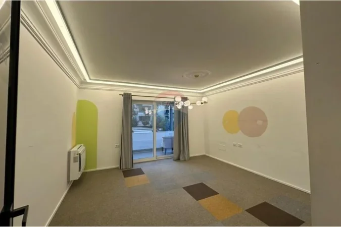 Tirane, jepet me qera zyre , 130 m² 1.500 € (Zogu i Zi)