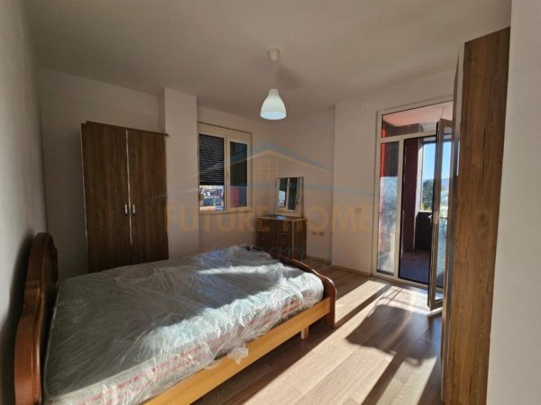 Tirane, jepet me qera apartament 2+1 Kati 3, 100 m² 1.100 € (prane toptani shopping center)